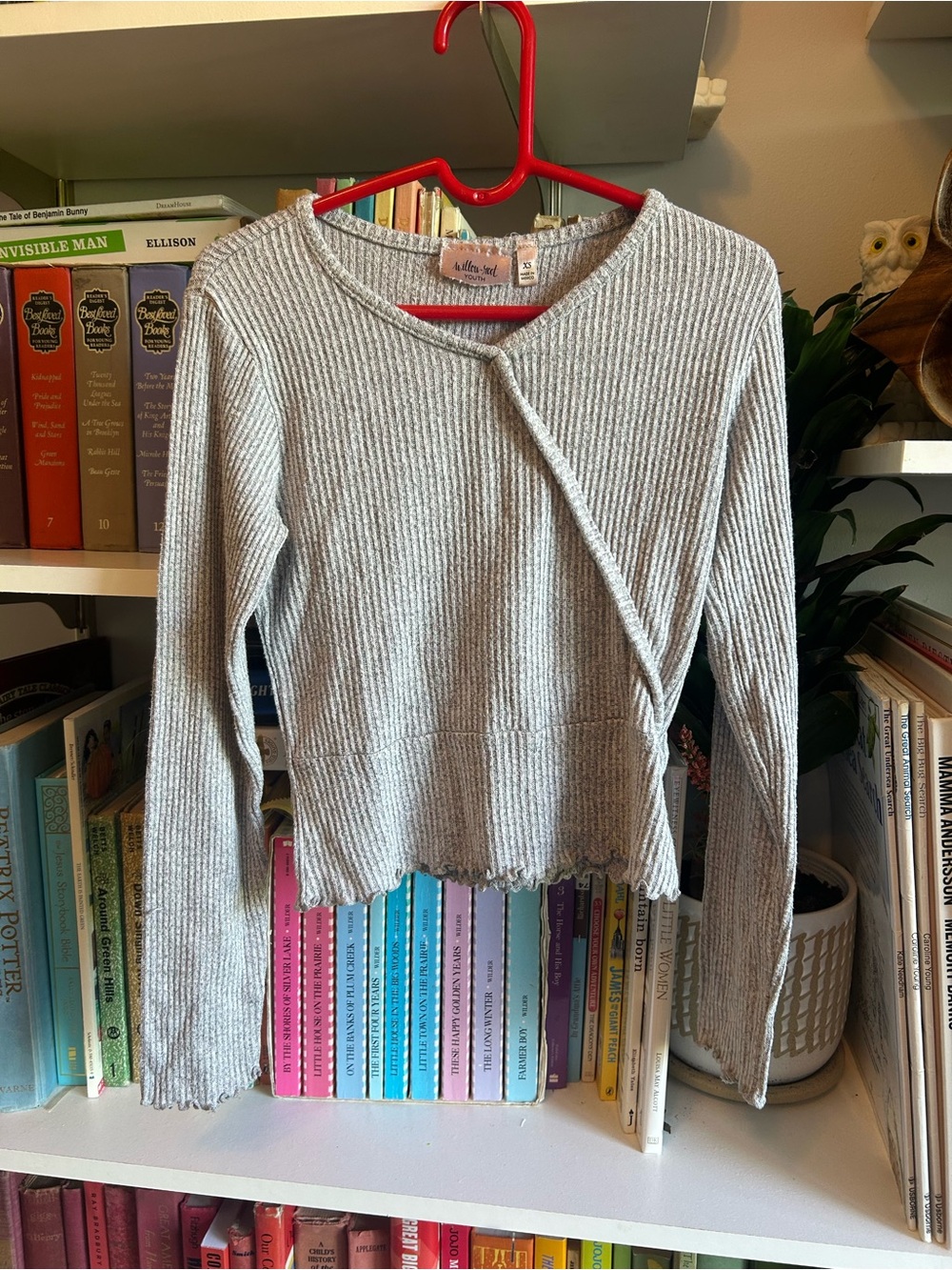 Light Gray Ribbed Kids' Long-Sleeve Top with Asymmetrical Detail